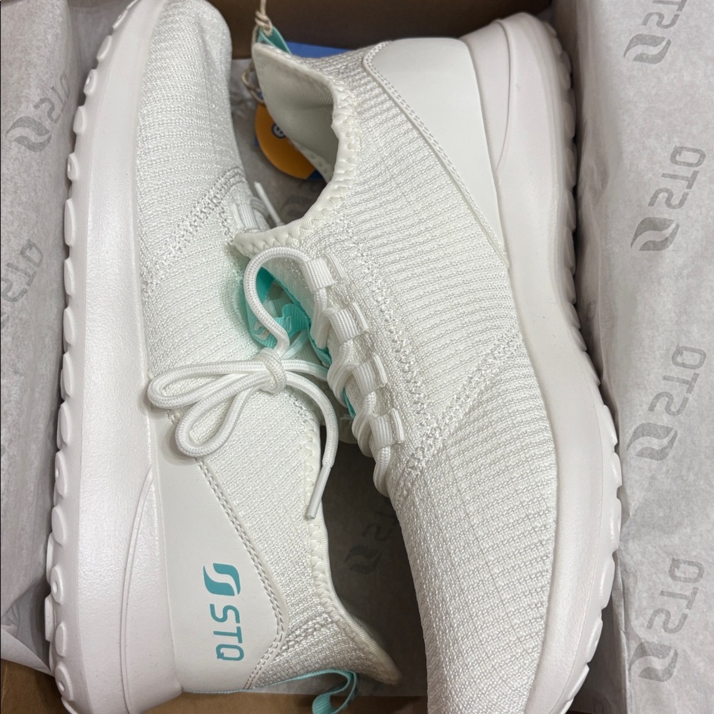STQ White Knit Sneakers
